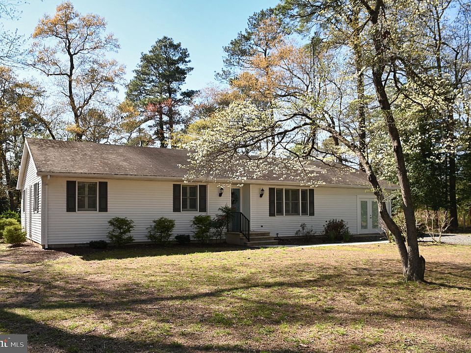1st image of 20124 Collins Mill Dr