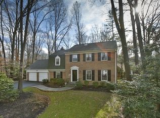 11833 Hunting Ridge Ct, Rockville, MD 20854