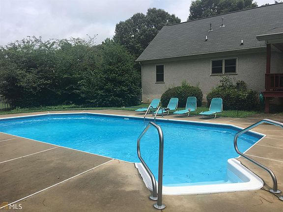 3rd image of 82 Dogwood Trail Dr
