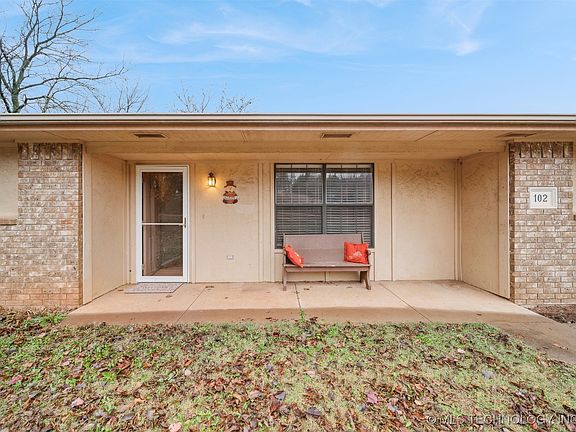 3rd image of 102 Taz