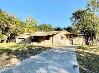 102 George Muck Dr, Kerrville, TX 78028