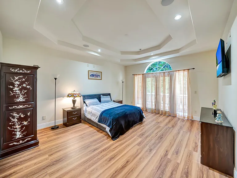 7735 Wilbur Ave — Photo 41