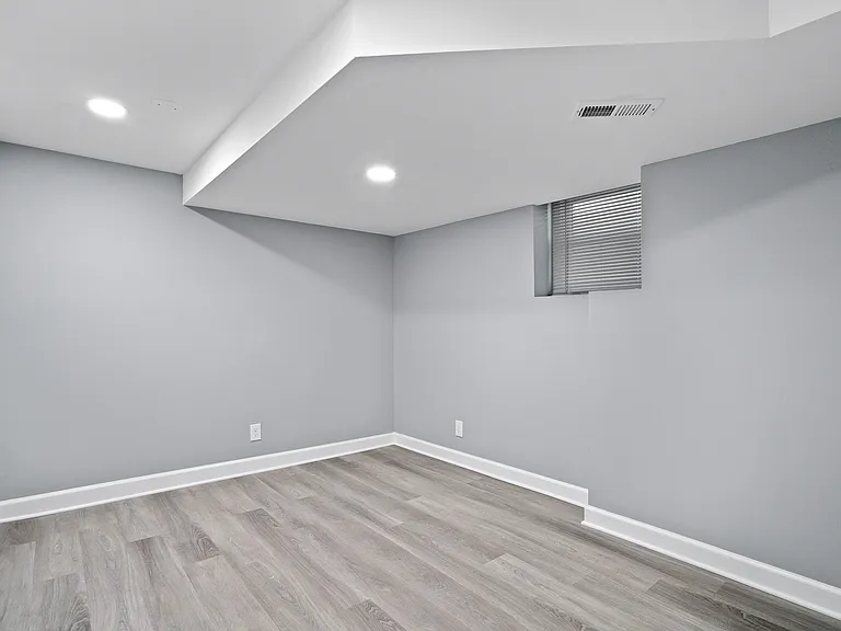 5329 N Central Ave #1 — Photo 6
