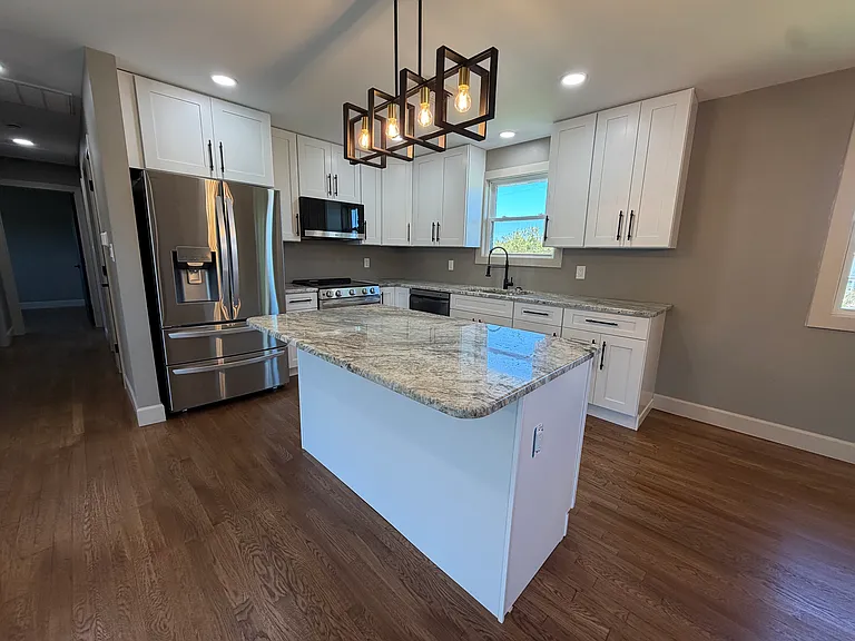469 Elmhurst Ave — Photo 14