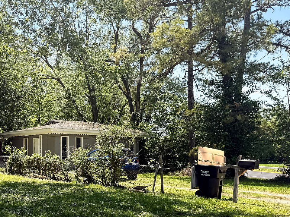 2nd image of 2564 W Phelps Street
