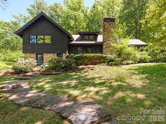 2nd image of 212 SE Shore Dr
