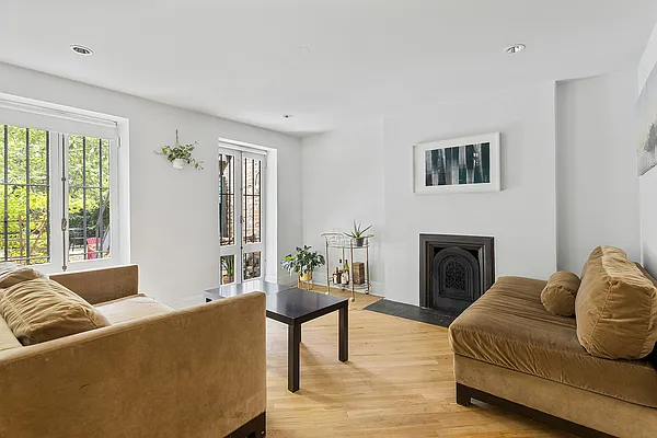 Sold by Compass | media 16