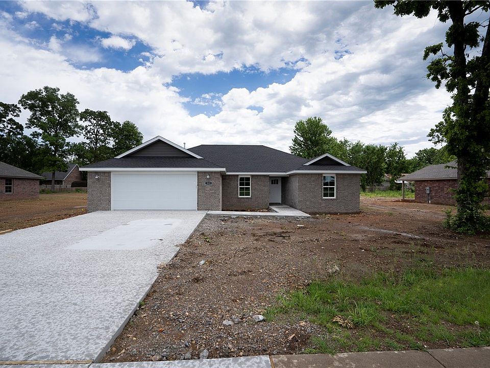 1st image of 512 Pioneer Ln