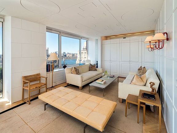 4th image of 30 E 85th St APT 21A