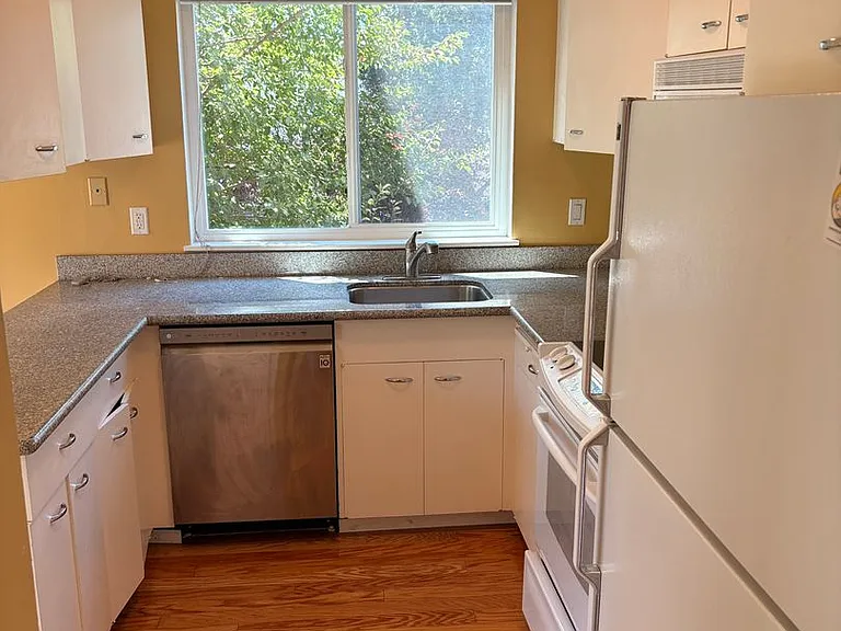 2601 College Ave #111 — Photo 8