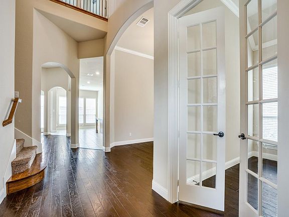 2nd image of 716 Sandbox Dr