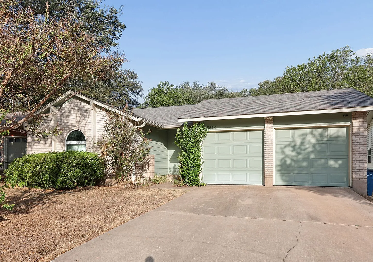 Charming 3 bed, 2 bath home in Mesa Park neighborhood! — Photo 2