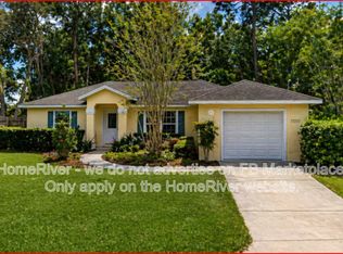 17200 SE 56th St, Ocklawaha, FL 32179