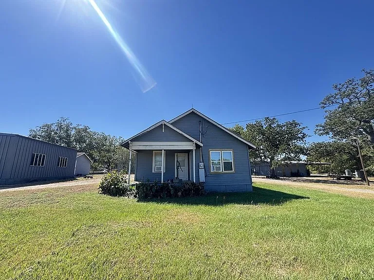 3405 Highway 290 W — Photo 8