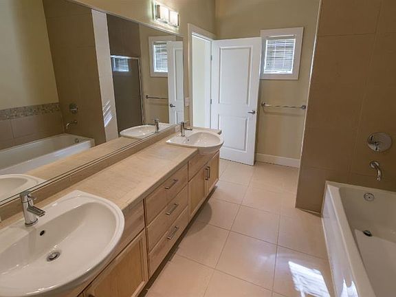 2nd image of 8296 160th Ave NE #3awxdfjry