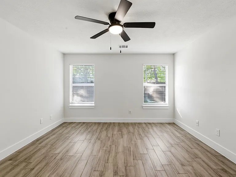 26218 Cypresswood Dr — Photo 16