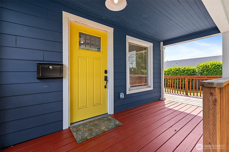 2nd image of 2513 S Hosmer Street