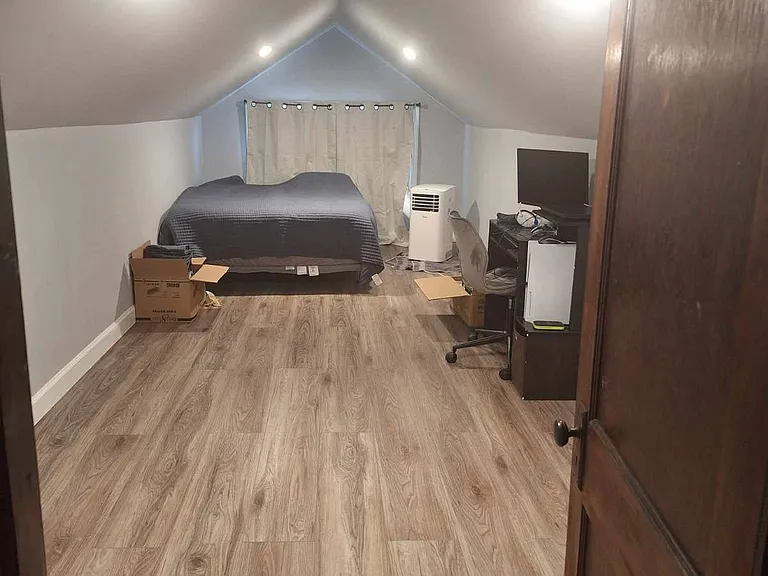 549 Church St — Photo 14