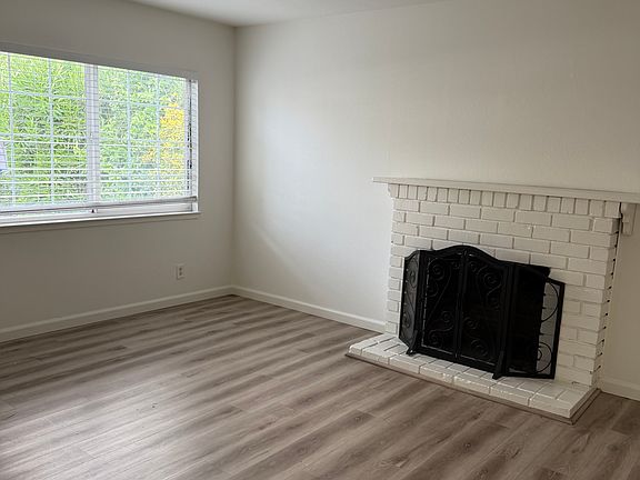 5th image of 468 Serenade Way
