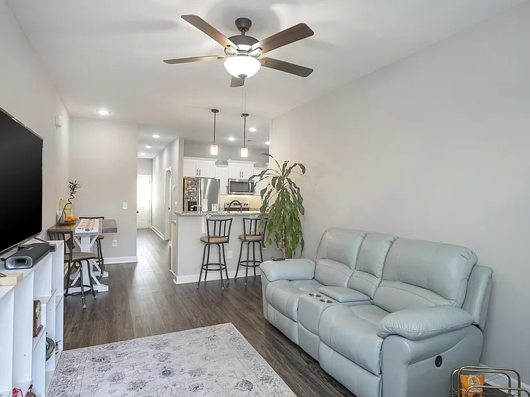 1003 Villa Cir — Photo 4