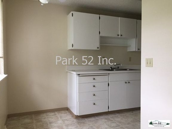 4th image of 2305 S 74th St APT 13