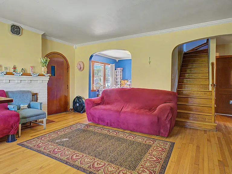 342 W Old Cross Rd — Photo 8