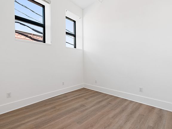 5th image of 251 Pearl St #202