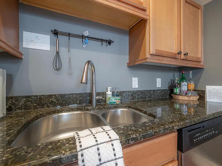 111 S Packwood Ave #C — Photo 20