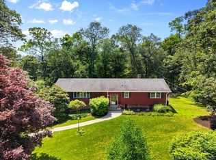 964 Red Fox Rd, Orange, CT 06477