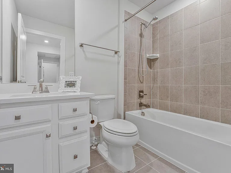 13270 Woodland Park Rd #3J — Photo 21