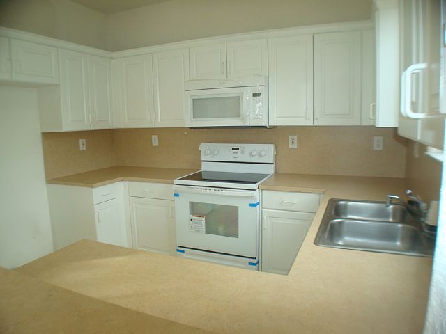 Kitchen (new appliances)