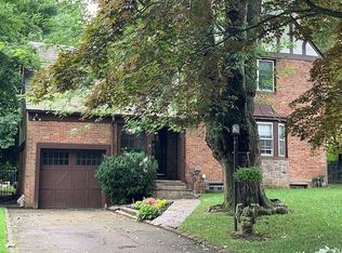 11 Longview Pl, Great Neck, NY 11021