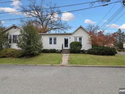 17 Lewis Pl, Westwood, NJ, 07675