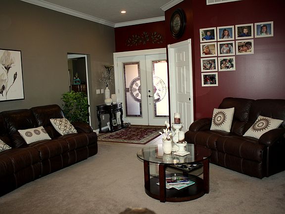 Family Room (1)