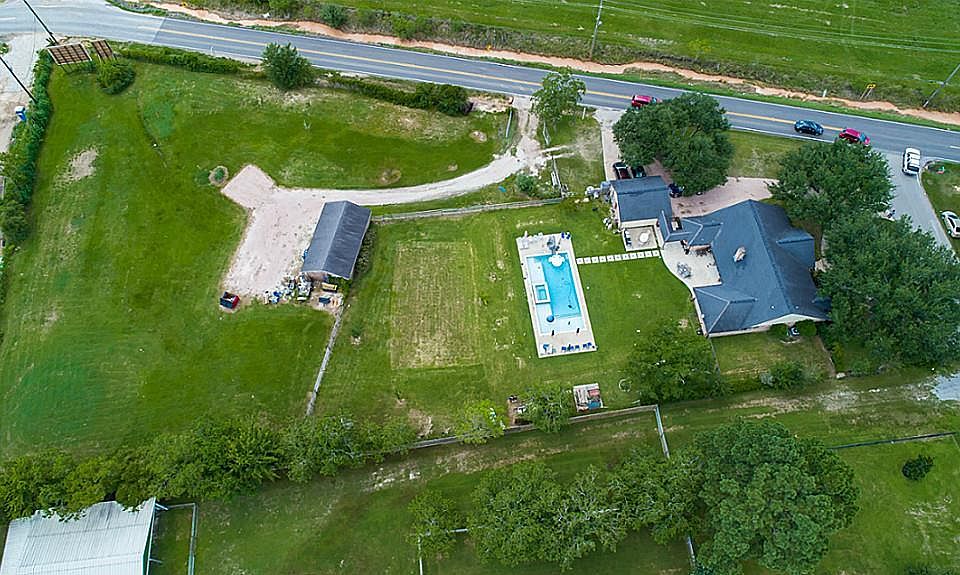 1st image of 26915 Willow Ln