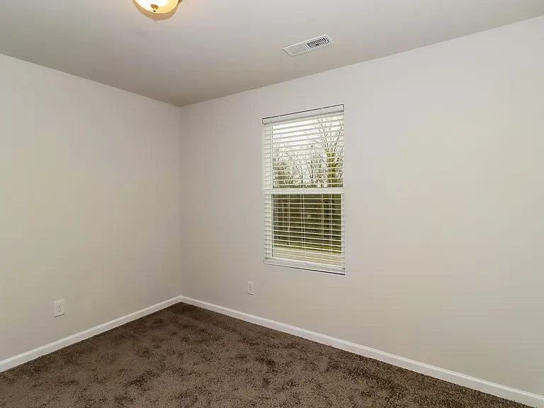 323 Century Dr — Photo 10