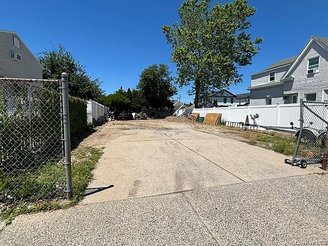 1st image of 623 stewart