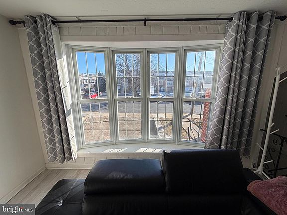 5th image of 10916 Modena Pl