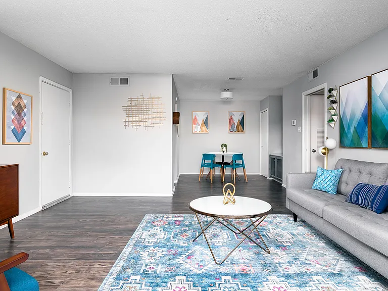 5300 NW Loop 410 — Photo 13