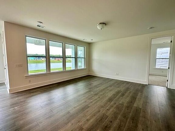 4th image of 1520 Homecoming Blvd #16-6