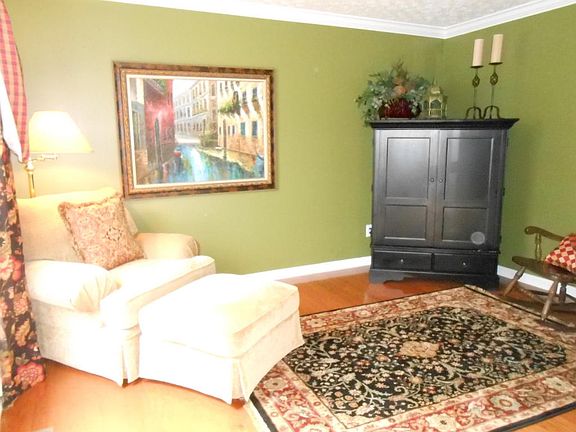5th image of 7408 Tinover Ct