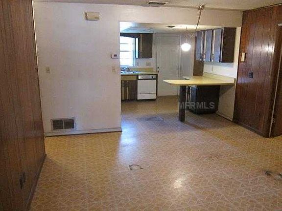 3rd image of 610 Northwood Cir