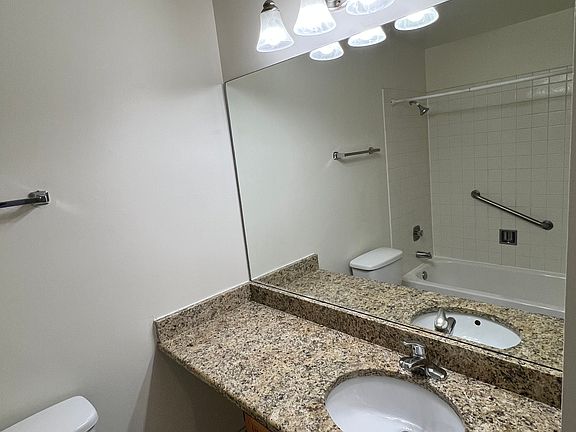 5th image of 5650 Abbey Dr APT 2K