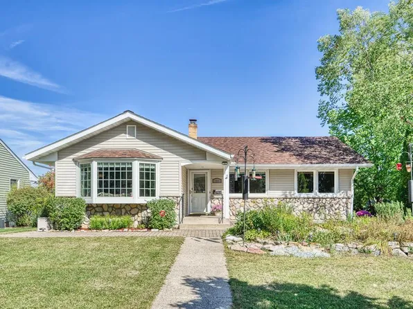 1881 Munster Ave, Saint Paul, MN 55116
