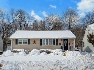 38 Post Ln, Riverdale Boro, NJ 07457