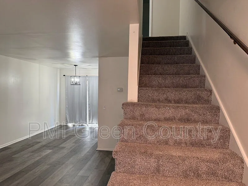 1 bed, 1.0 bath, 800 sqft, $845 — Photo 3