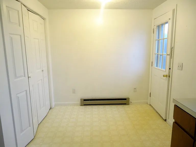 212 E Fairfax St — Photo 14