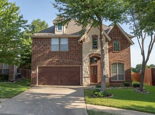 910 Waterside Dr, Euless, TX 76039