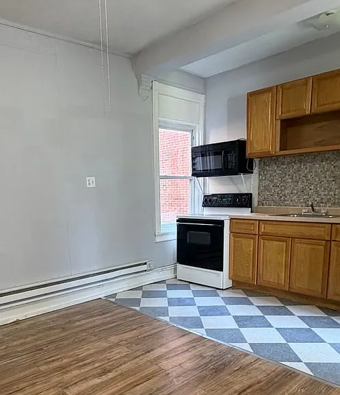 1713 W Tioga St — Photo 2