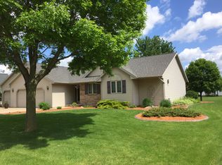 1873 Old Valley Rd, De Pere, WI 54115